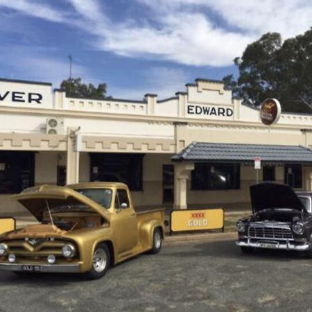 Edward River Hotel Deniliquin Kültér fotó